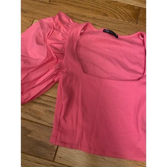 Zara, women's bright pink, puffed short sleeve, cropped low cut cotton top sz sm - Picture 3 of 8